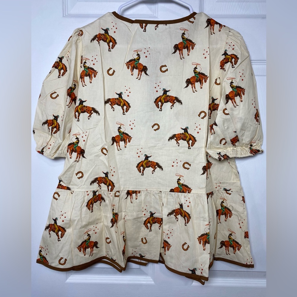 Cowboy Print tie front Blouse - Picture 6 of 6